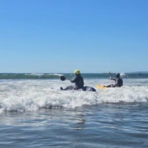 Kayak Surf en Concón: aventura sobre las olas