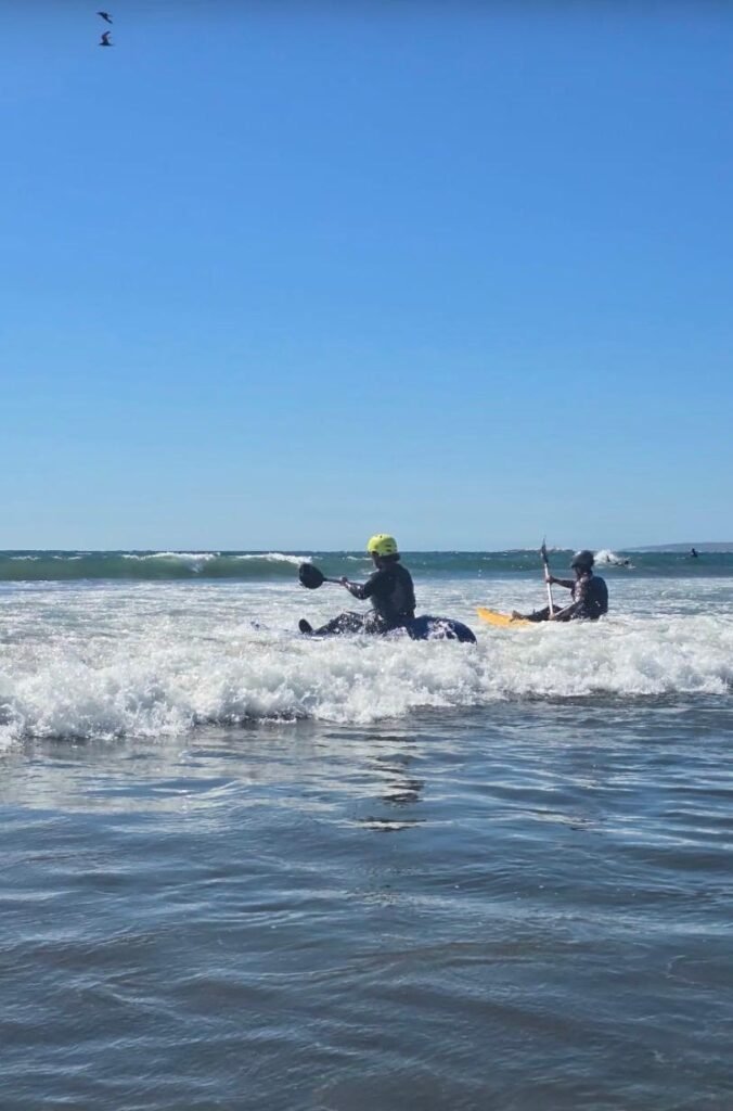 Kayak Surf en Concón: aventura sobre las olas